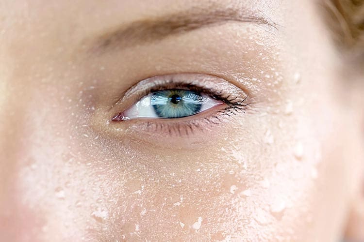 روش درست مصرف کرم دورچشم