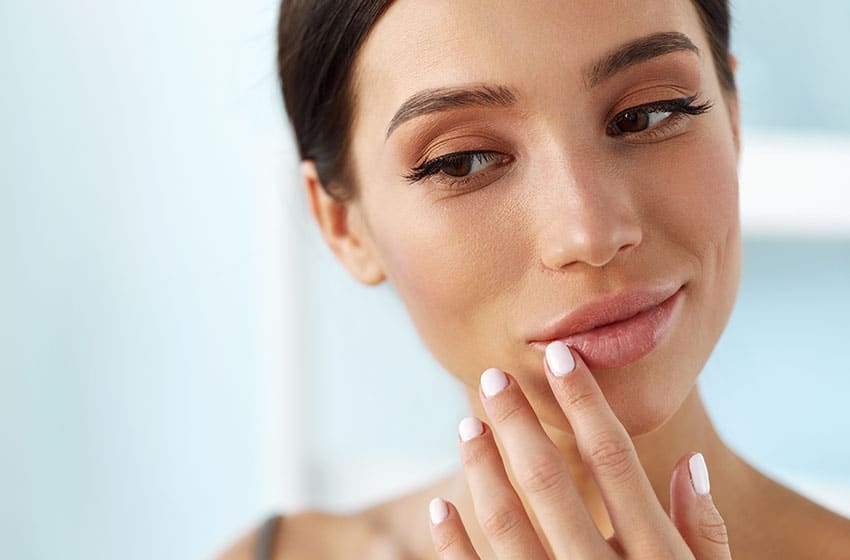 زیبایی لب؛ 10 راهکار و 2 نکته مهم برای داشتن لب هایی سالم-خانومی