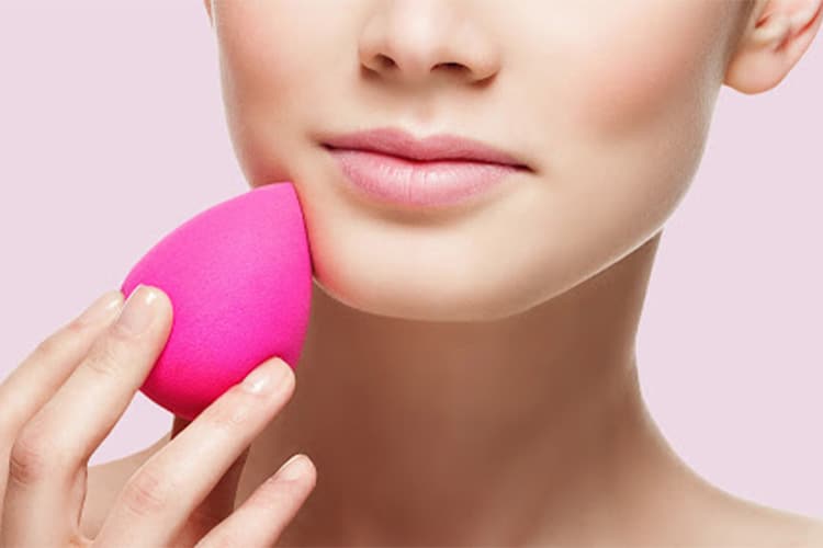 مراحل زاویه سازی صورت با آرایش