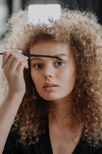 ؤوغن اسطوخدوس برای تقویت و رشد سریع ابرو