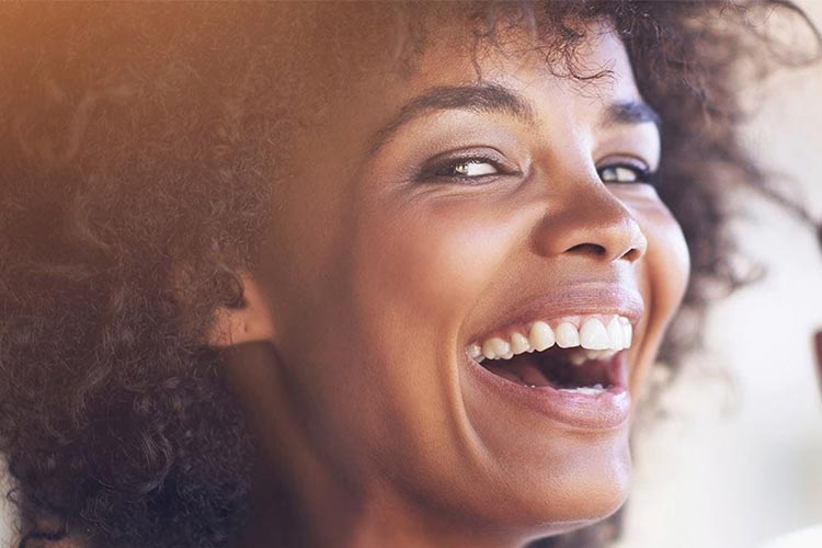 بهترین درمان خشکی لب