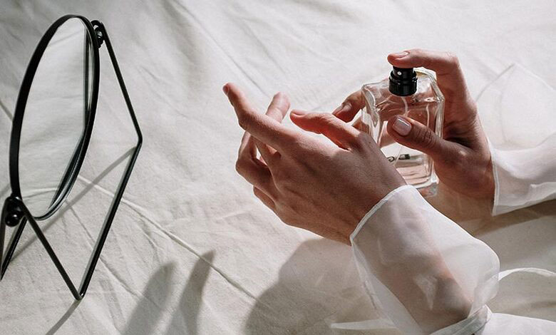 چگونه ماندگاری عطر را بیشتر کنیم