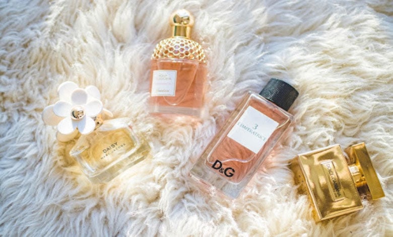 برای ماندگاری عطر چه کنیم