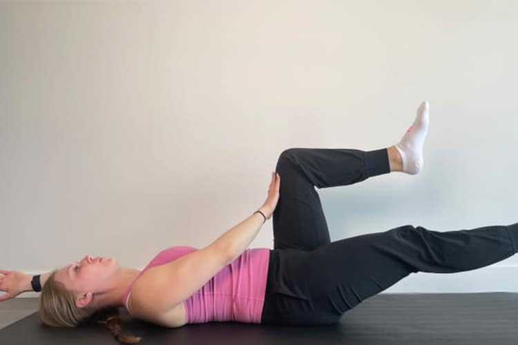 تمرین قدرتی دد باگ برای جلوگیری از پیری بدن