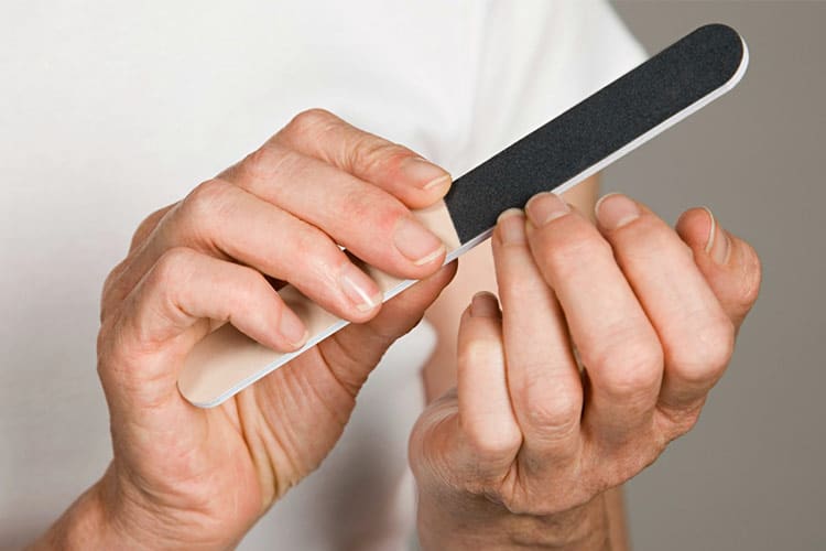 مرحله 2 روش صحیح لاک زدن