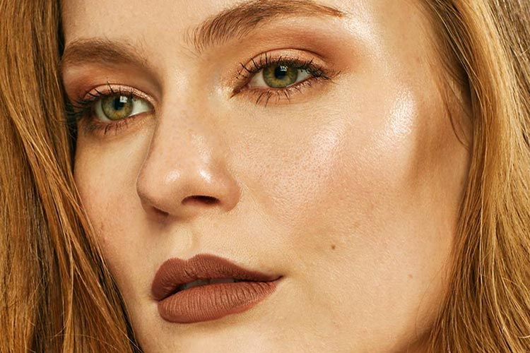 آرایش مونوکروم دانشجویی