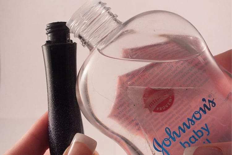 روغن بچه برای بازسازی ریمل خشک شده