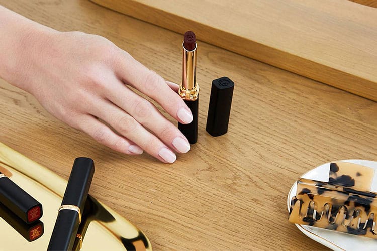 تشخیص رژلب اصل با چند فاکتور مهم