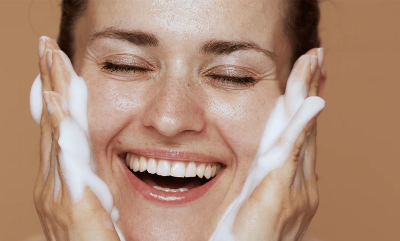 بهترین فوم شستشوی صورت چرب