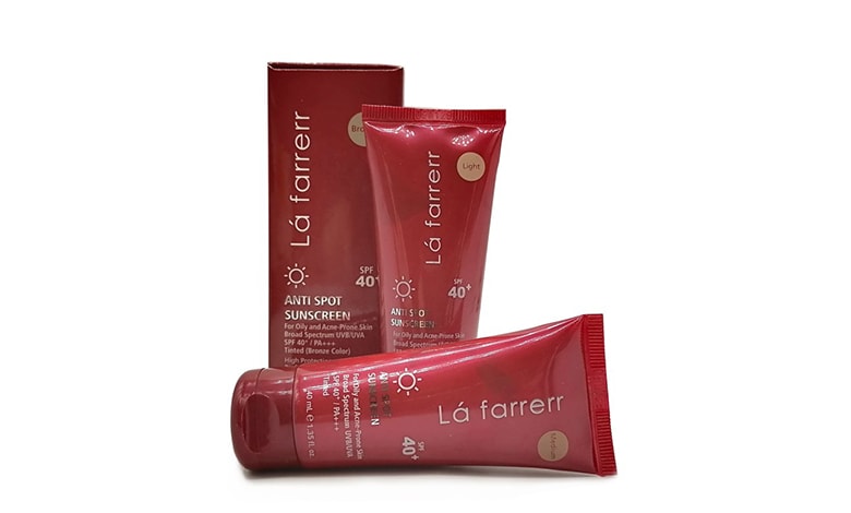 ضد آفتاب و ضد لک رنگی لافارر مناسب پوست چرب و آکنه دار