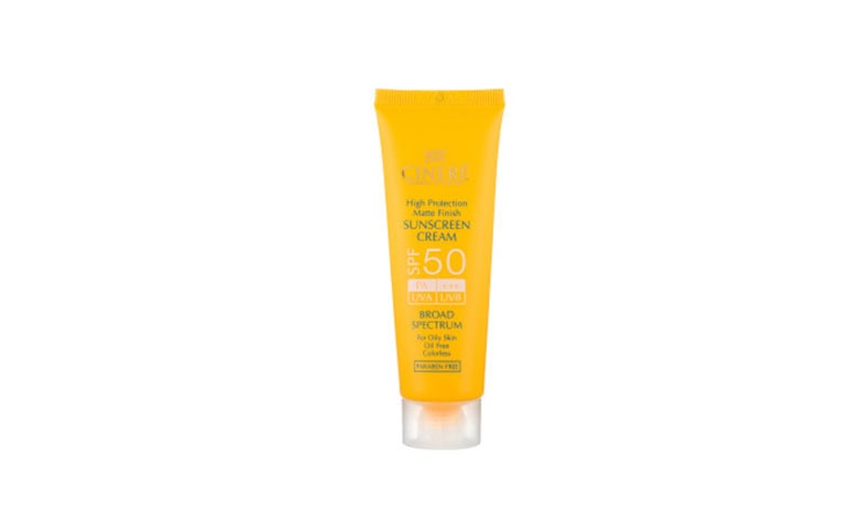 کرم ضدآفتاب بی‌رنگ سینره مدل Oil Free با SPF50
