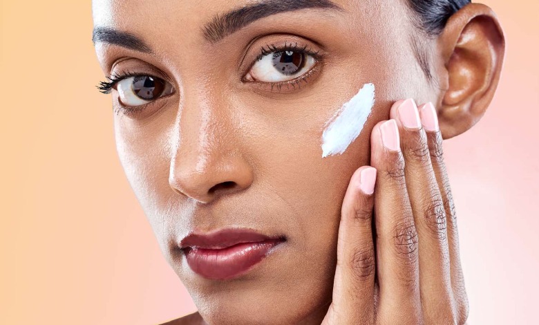 استفاده از ضدآفتاب در روتین پوست خشک