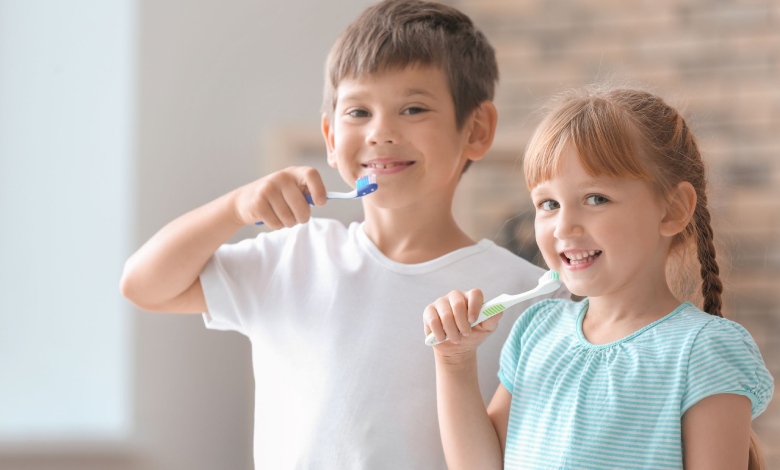 تفاوت مسواک برقی و دستی از نظر تاثیر بر سلامت کودکان
