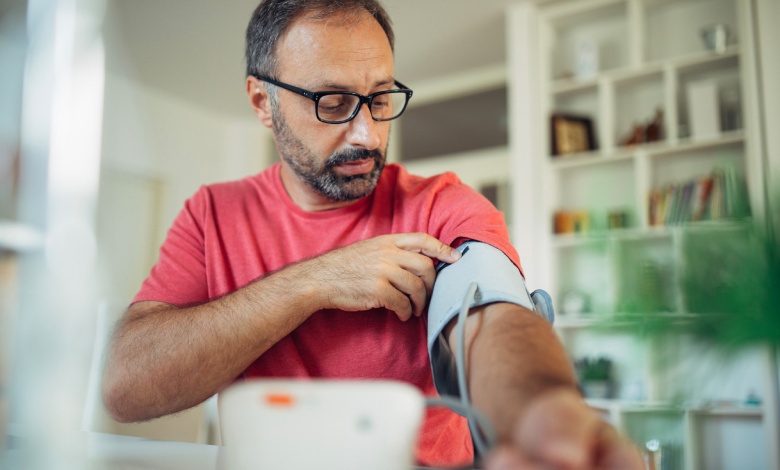 نحوه خواندن فشار خون با دستگاه عقربه ای