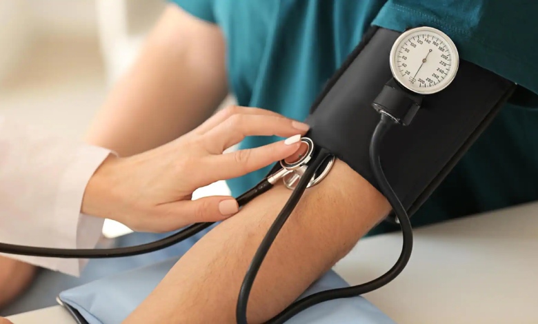 نحوه خواندن دستگاه فشار خون عقربه‌ای