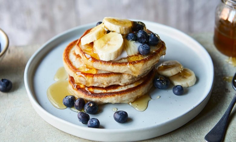 پنکیک موز و بلوبری