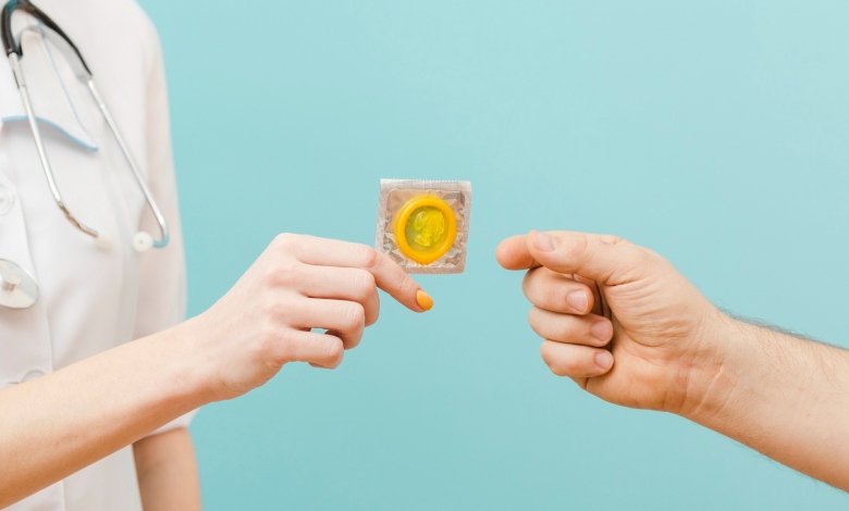 مراجعه به پزشک برای حساسیت به کاندوم