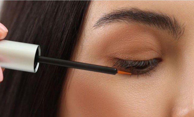 طرز استفاده از روغن کرچک برای مو و مژه