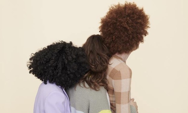 روتین مراقبت از موهای فر قبل و بعد از حمام