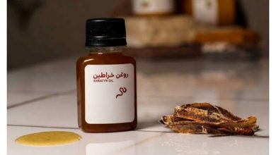 راهنمای گام به گام طرز استفاده از روغن خراطین برای چروک صورت