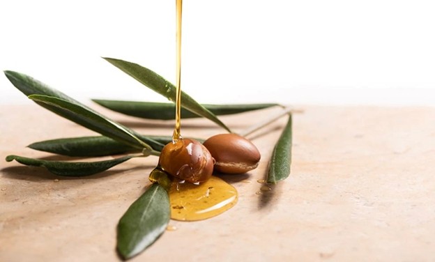 روغن زیتون برای لک صورت