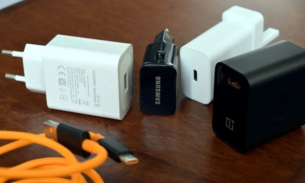 فست شارژ چیست و چه تفاوتی با شارژ معمولی دارد؟