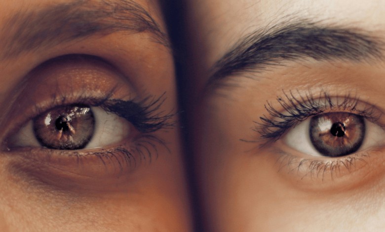 بهترین کرم برای سیاهی دور چشم؛ چطور سیاهی دور چشمها را از بین ببریم؟