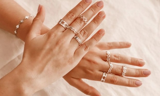 سایز انگشتر را چطور اندازه‌گیری کنیم؟ راهنمای کامل خرید آنلاین انگشتر