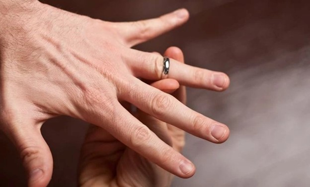 سایز انگشتر را چطور اندازه‌گیری کنیم؟ راهنمای کامل خرید آنلاین انگشتر