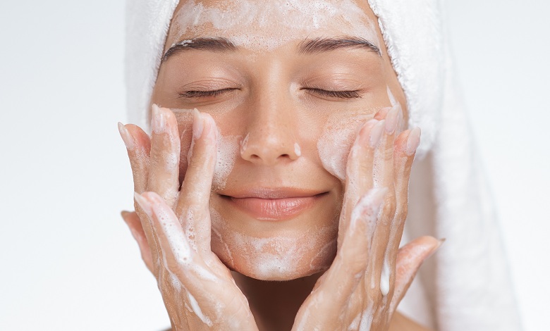 پاکسازی صورت در خانه برای پوست چرب