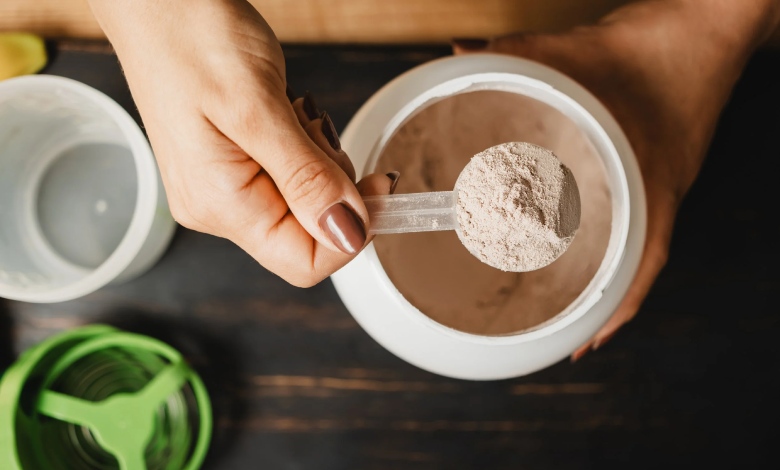 بهترین پروتئین وی برای بانوان، راهنمای انتخاب + نحوه مصرف