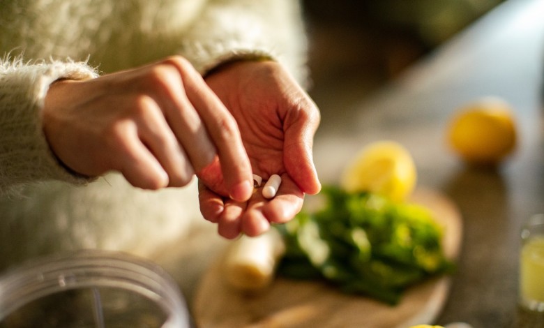 برای کمبود منیزیم چی بخوریم؛ منابع طبیعی منیزیم و مکملهای کاربردی