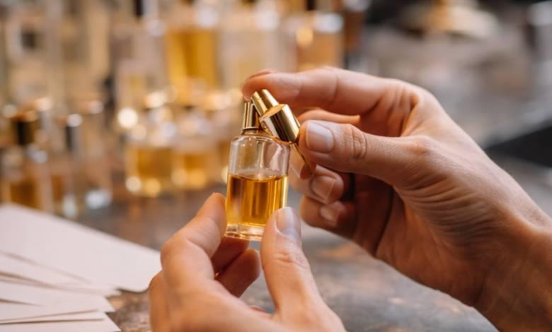 اسانس عطر چیست و چه فرقی با عطر و ادکلن دارد؟