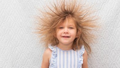علت الکتریسیته شدن مو چیست؟ برای رفع آن چه باید کرد؟