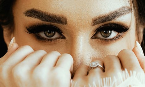 آموزش آرایش چشم پف دار؛ تکنیکهای ساده + اشتباهات رایج