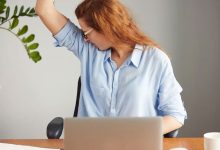 کمبود کدام ویتامین باعث بوی بد عرق میشود